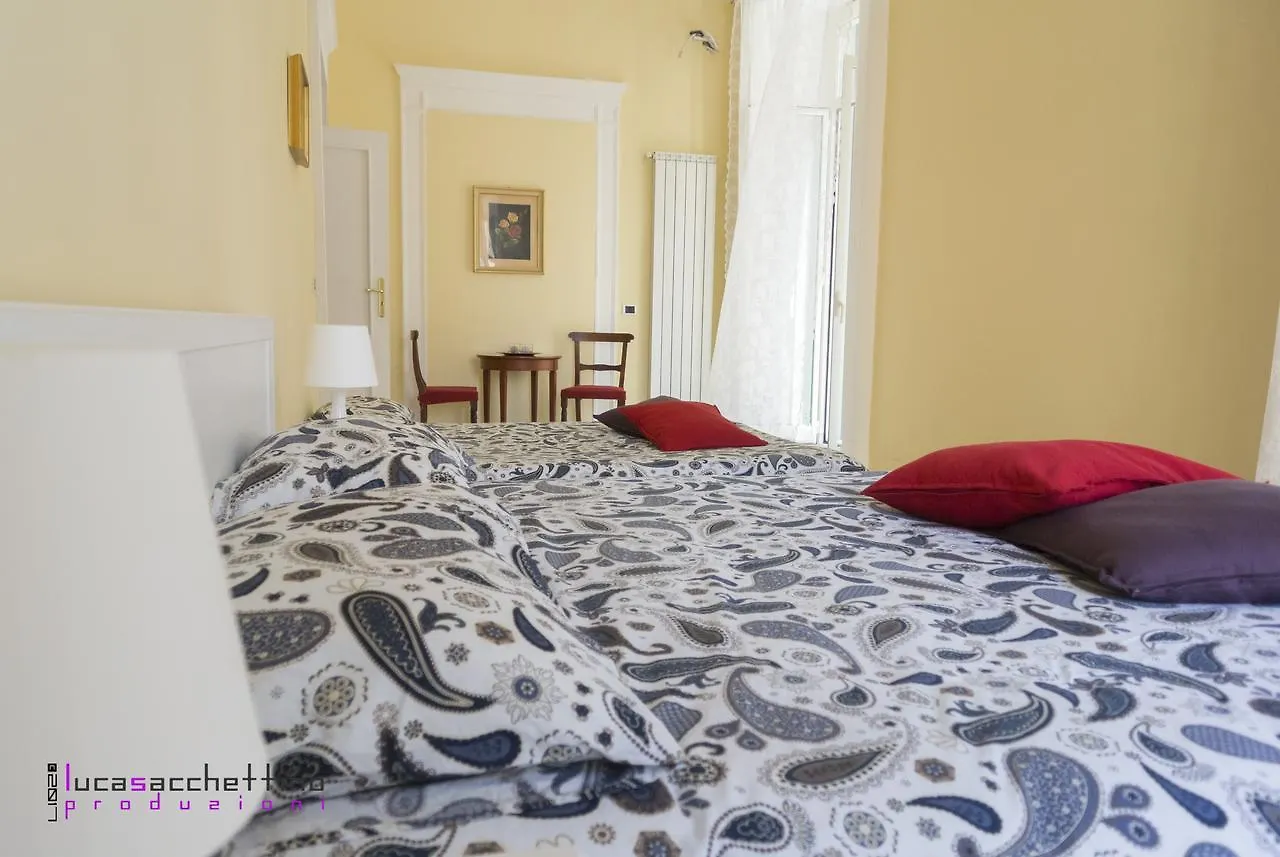 Casa Beatrice, Appartamento Nel Centro Di Napoli 0*, Naples