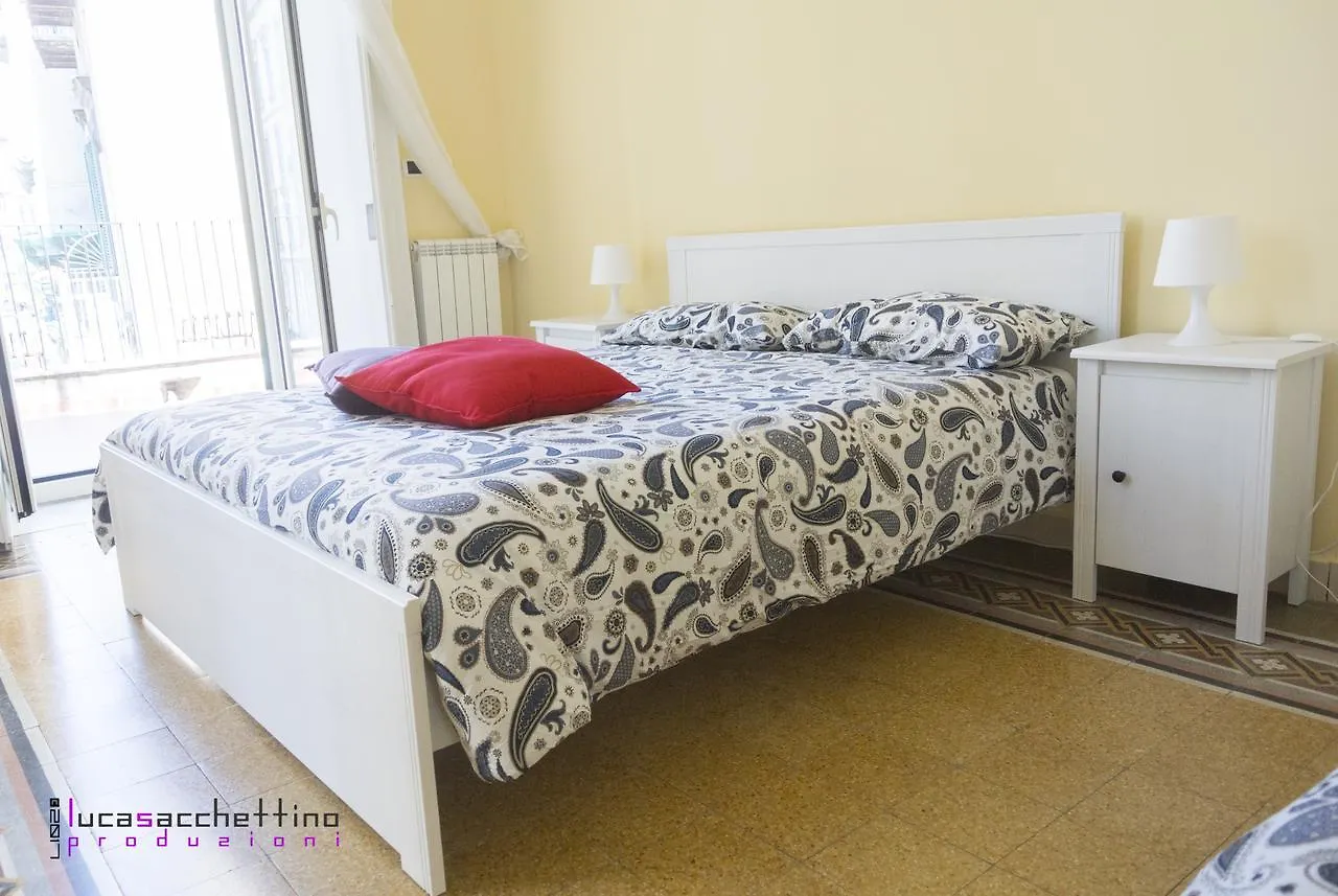 Casa Beatrice, Appartamento Nel Centro Di Napoli 0*, Naples Italy