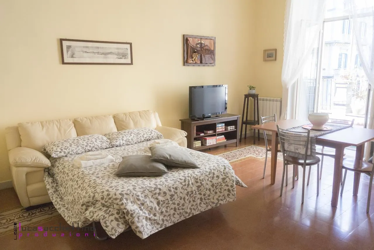 Apartment Casa Beatrice, Appartamento Nel Centro Di Napoli Italy